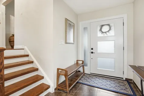 696 Francis Road Burlington ON L7T 3X7
