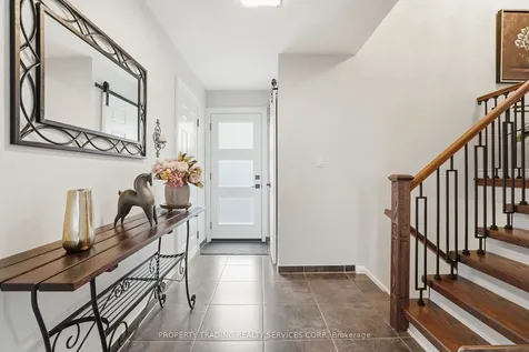 696 Francis Road Burlington ON L7T 3X7