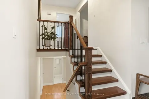 696 Francis Road Burlington ON L7T 3X7