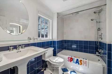 445 Macdonald Road Oakville ON L6J 2B7