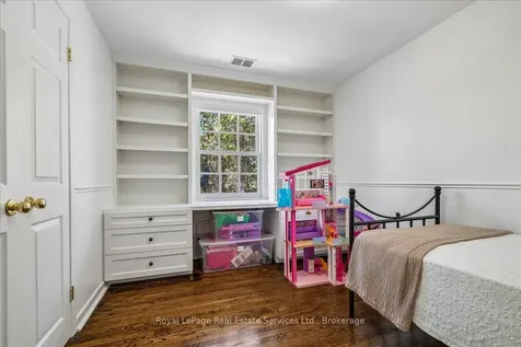 445 Macdonald Road Oakville ON L6J 2B7