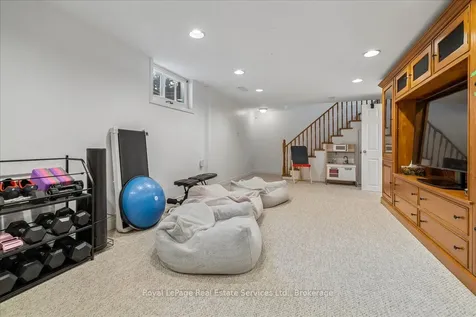 445 Macdonald Road Oakville ON L6J 2B7