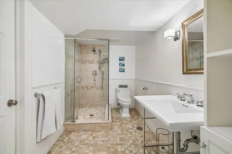 445 Macdonald Road Oakville ON L6J 2B7