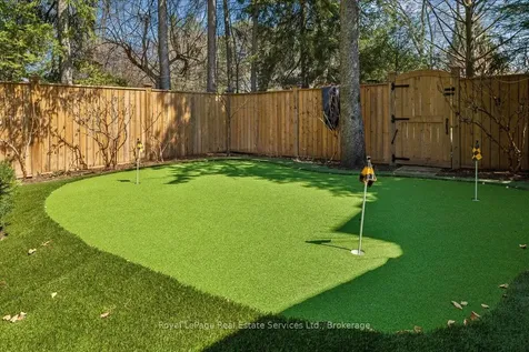445 Macdonald Road Oakville ON L6J 2B7