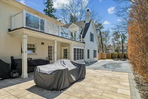 445 Macdonald Road Oakville ON L6J 2B7