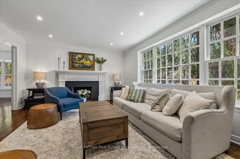 445 Macdonald Road Oakville ON L6J 2B7