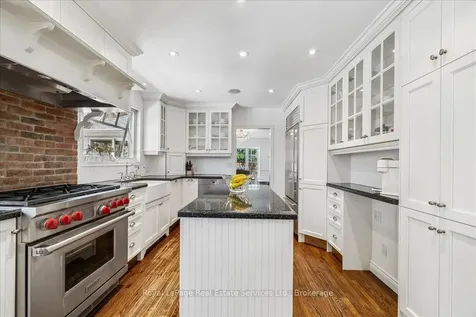 445 Macdonald Road Oakville ON L6J 2B7