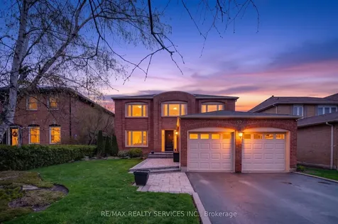 52 Nottingham Crescent Brampton ON L6S 4G4