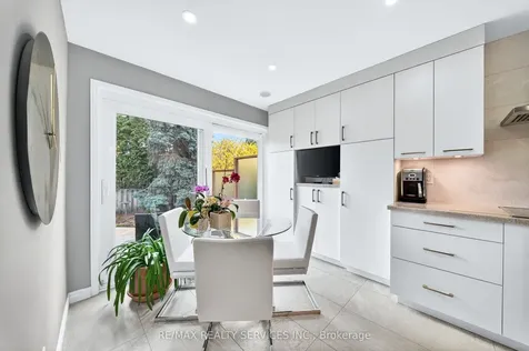 52 Nottingham Crescent Brampton ON L6S 4G4
