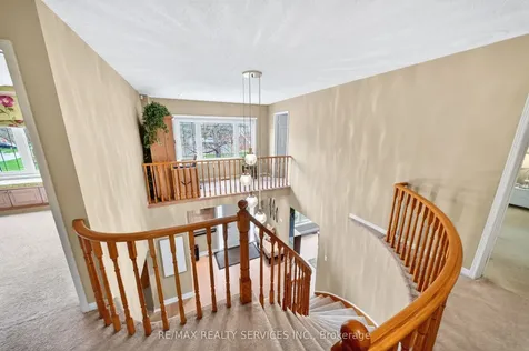 52 Nottingham Crescent Brampton ON L6S 4G4
