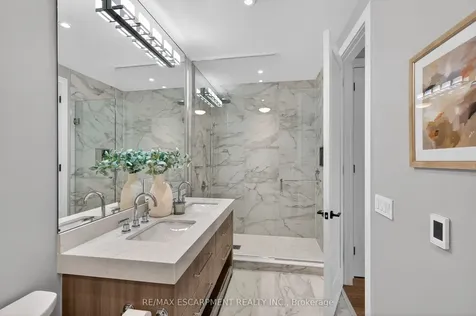 123 Maurice Drive Oakville ON L6K 2W6