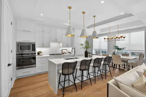 123 Maurice Drive Oakville ON L6K 2W6