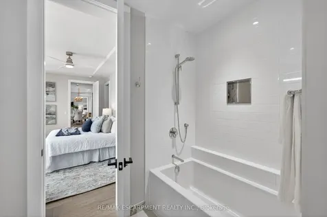 123 Maurice Drive Oakville ON L6K 2W6