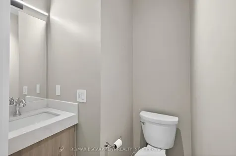 123 Maurice Drive Oakville ON L6K 2W6