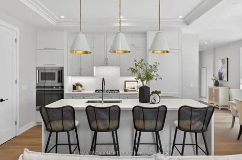 123 Maurice Drive Oakville ON L6K 2W6
