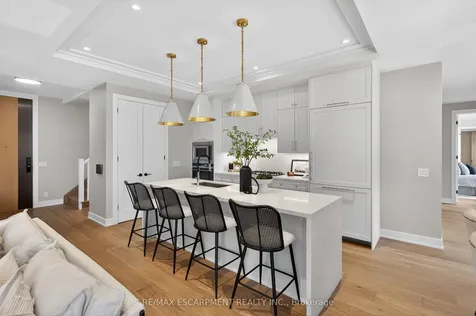 123 Maurice Drive Oakville ON L6K 2W6