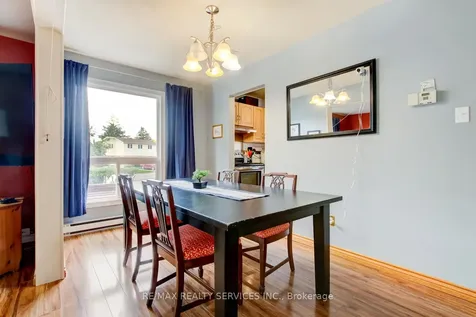 7 Hamlet Court Brampton ON L6S 1X5