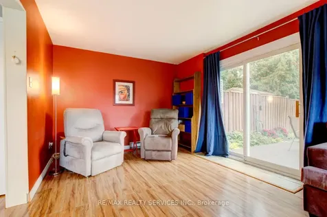 7 Hamlet Court Brampton ON L6S 1X5