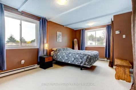 7 Hamlet Court Brampton ON L6S 1X5