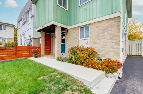 7 Hamlet Court Brampton ON L6S 1X5