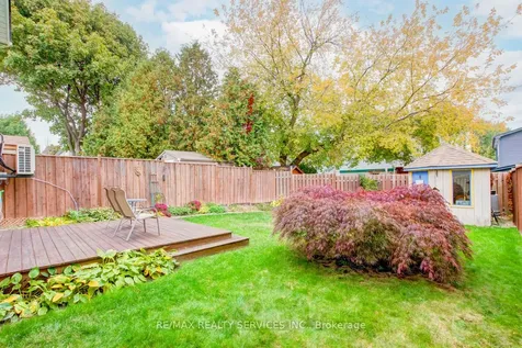 7 Hamlet Court Brampton ON L6S 1X5