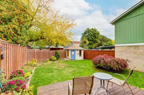 7 Hamlet Court Brampton ON L6S 1X5