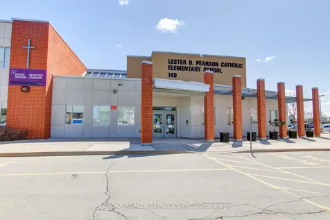 7 Hamlet Court Brampton ON L6S 1X5