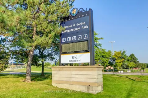7 Hamlet Court Brampton ON L6S 1X5