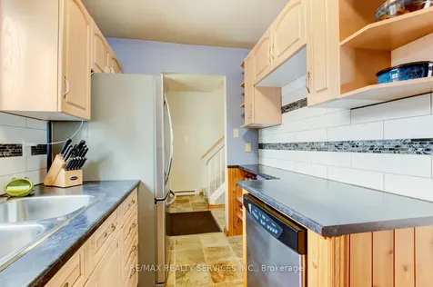 7 Hamlet Court Brampton ON L6S 1X5