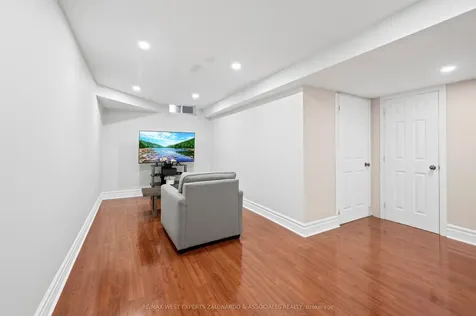 24 Manorwood Court Caledon ON L7E 2S9