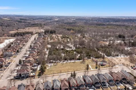 24 Manorwood Court Caledon ON L7E 2S9