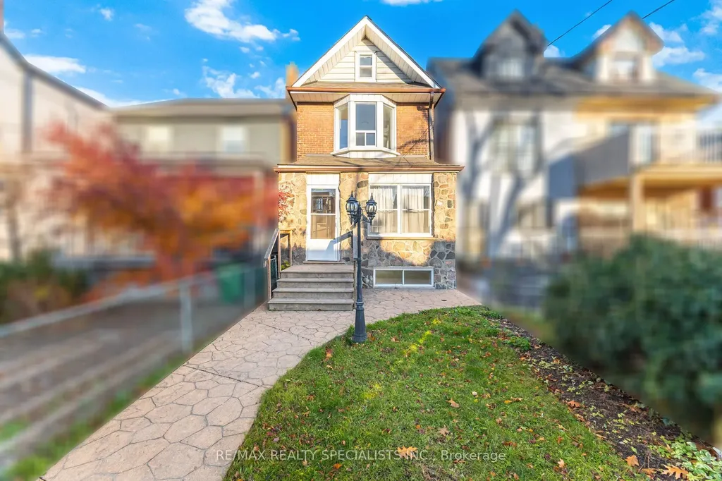 971 Saint Clarens Avenue Toronto ON M6H 3X8