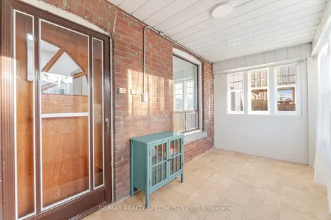 971 Saint Clarens Avenue Toronto ON M6H 3X8