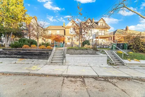971 Saint Clarens Avenue Toronto ON M6H 3X8