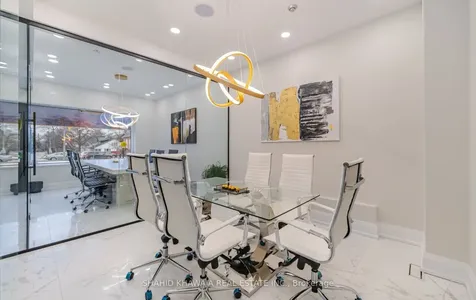1563 Dundas Street W Mississauga ON L5C 1E3