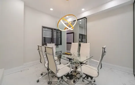 1563 Dundas Street W Mississauga ON L5C 1E3