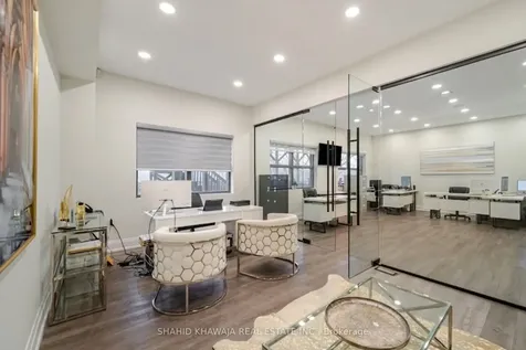 1563 Dundas Street W Mississauga ON L5C 1E3