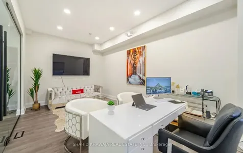 1563 Dundas Street W Mississauga ON L5C 1E3