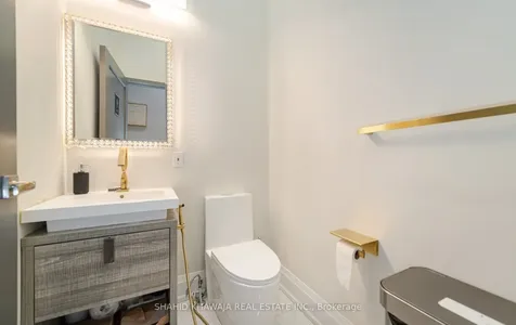 1563 Dundas Street W Mississauga ON L5C 1E3