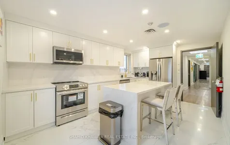 1563 Dundas Street W Mississauga ON L5C 1E3