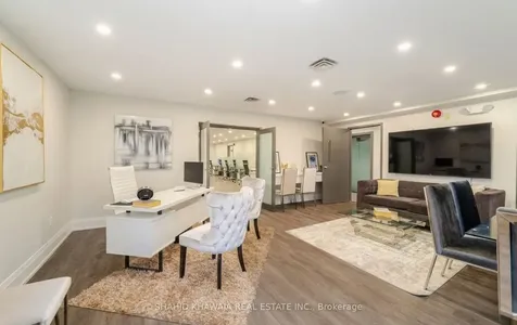 1563 Dundas Street W Mississauga ON L5C 1E3