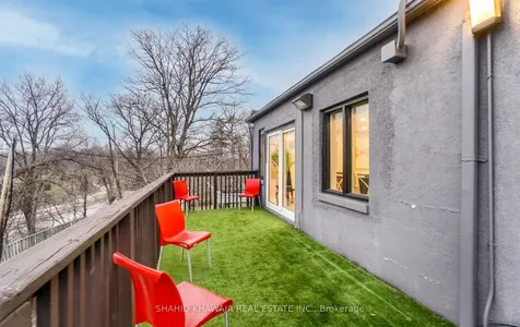 1563 Dundas Street W Mississauga ON L5C 1E3