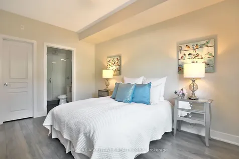 128 Garden Drive Oakville ON L6K 0H7