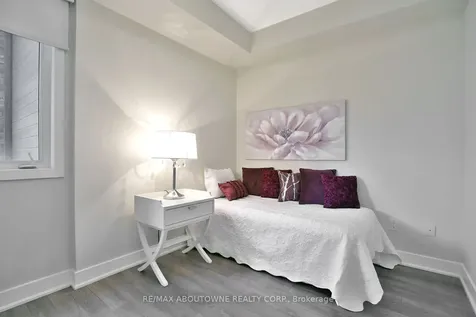 128 Garden Drive Oakville ON L6K 0H7