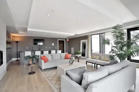 128 Garden Drive Oakville ON L6K 0H7