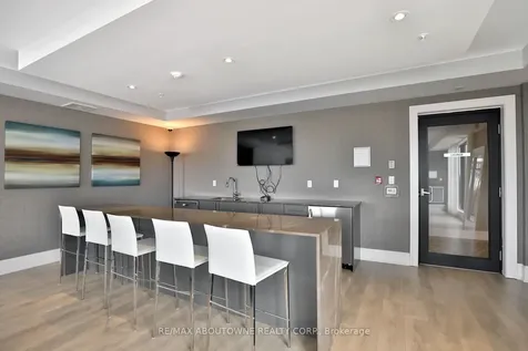 128 Garden Drive Oakville ON L6K 0H7