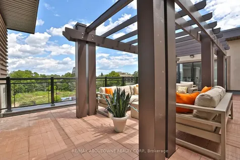 128 Garden Drive Oakville ON L6K 0H7