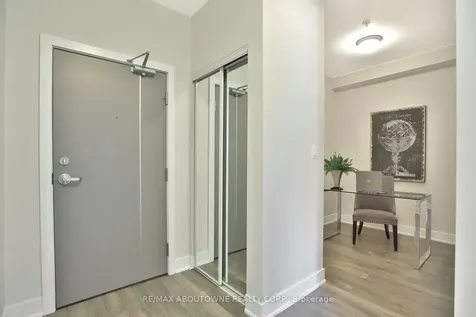 128 Garden Drive Oakville ON L6K 0H7