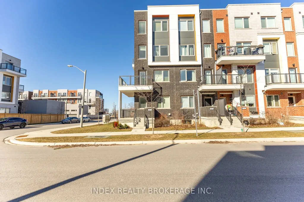 82 William Duncan Road Toronto ON M3K 0B7