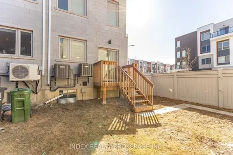 82 William Duncan Road Toronto ON M3K 0B7